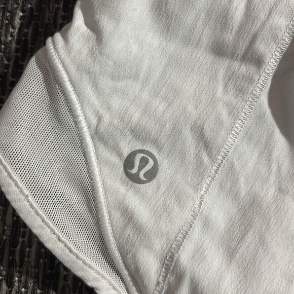 Lululemon Hotty Hot Short II *2.5" - Picture 6 of 9